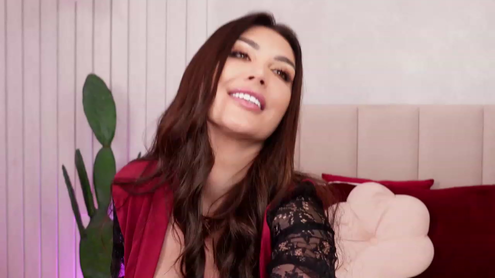 Gallery image thumbnail from AllisonDesire's myfreecams stream on, 03/01/2023, 12:31 image 12 of 20