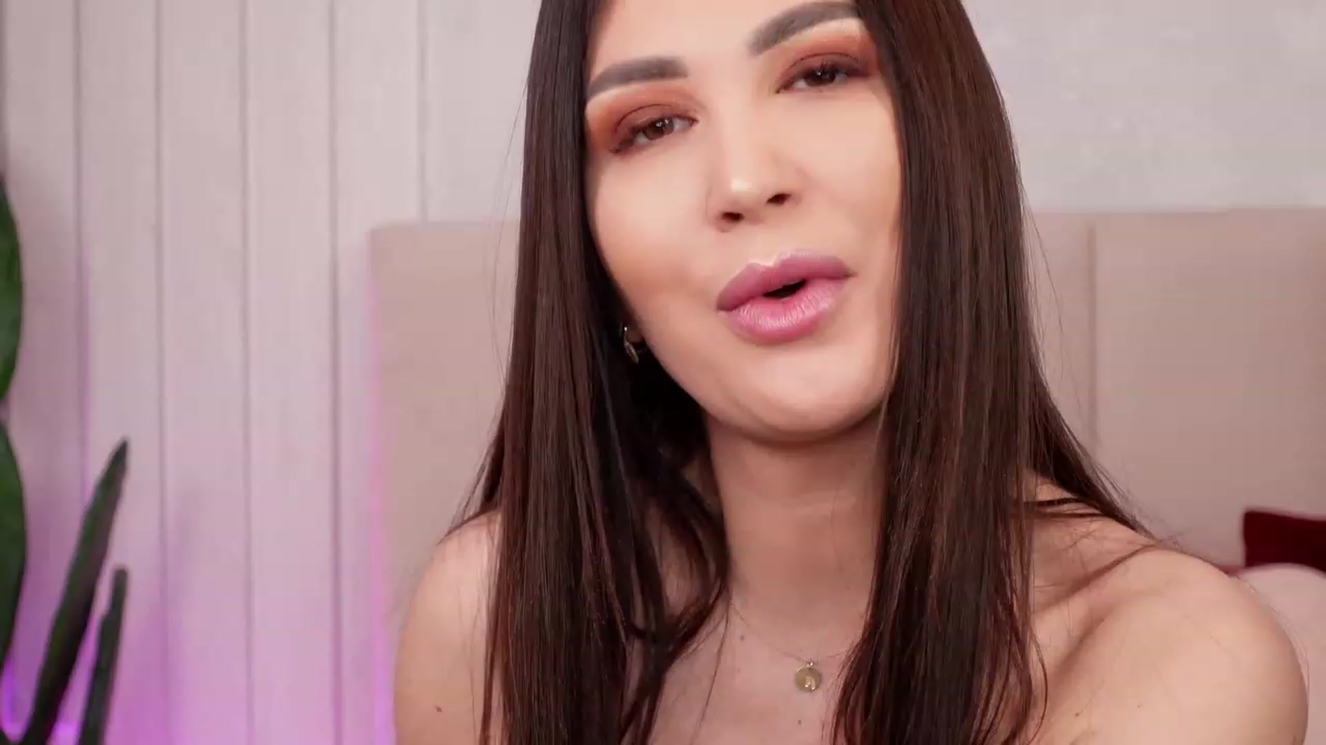 Gallery image thumbnail from AllisonDesire's myfreecams stream on, 03/03/2023, 06:23 image 1 of 20