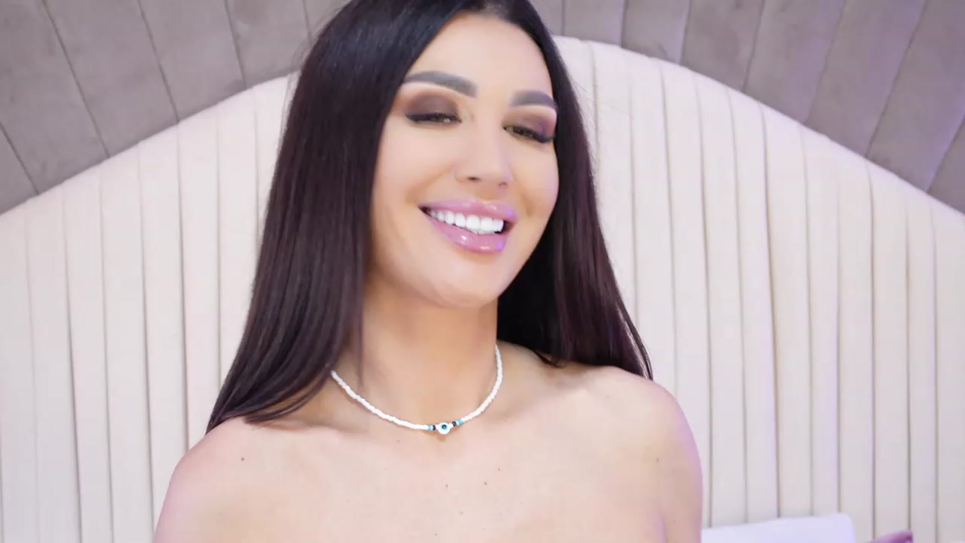 Gallery image thumbnail from AllisonDesire's myfreecams stream on, 11/14/2023, 08:06 image 17 of 20