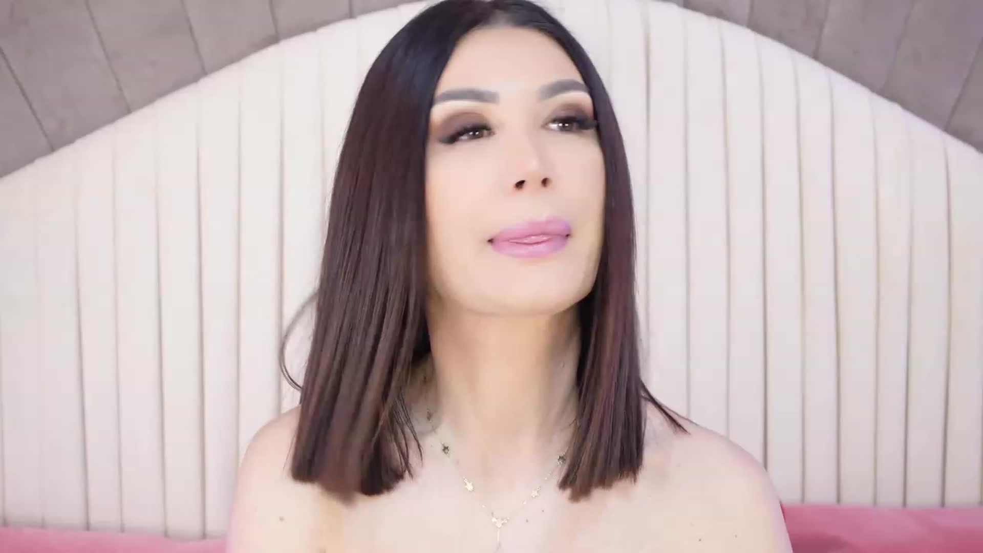 Gallery image thumbnail from AllisonDesire's myfreecams stream on, 01/10/2024, 11:21 image 10 of 20