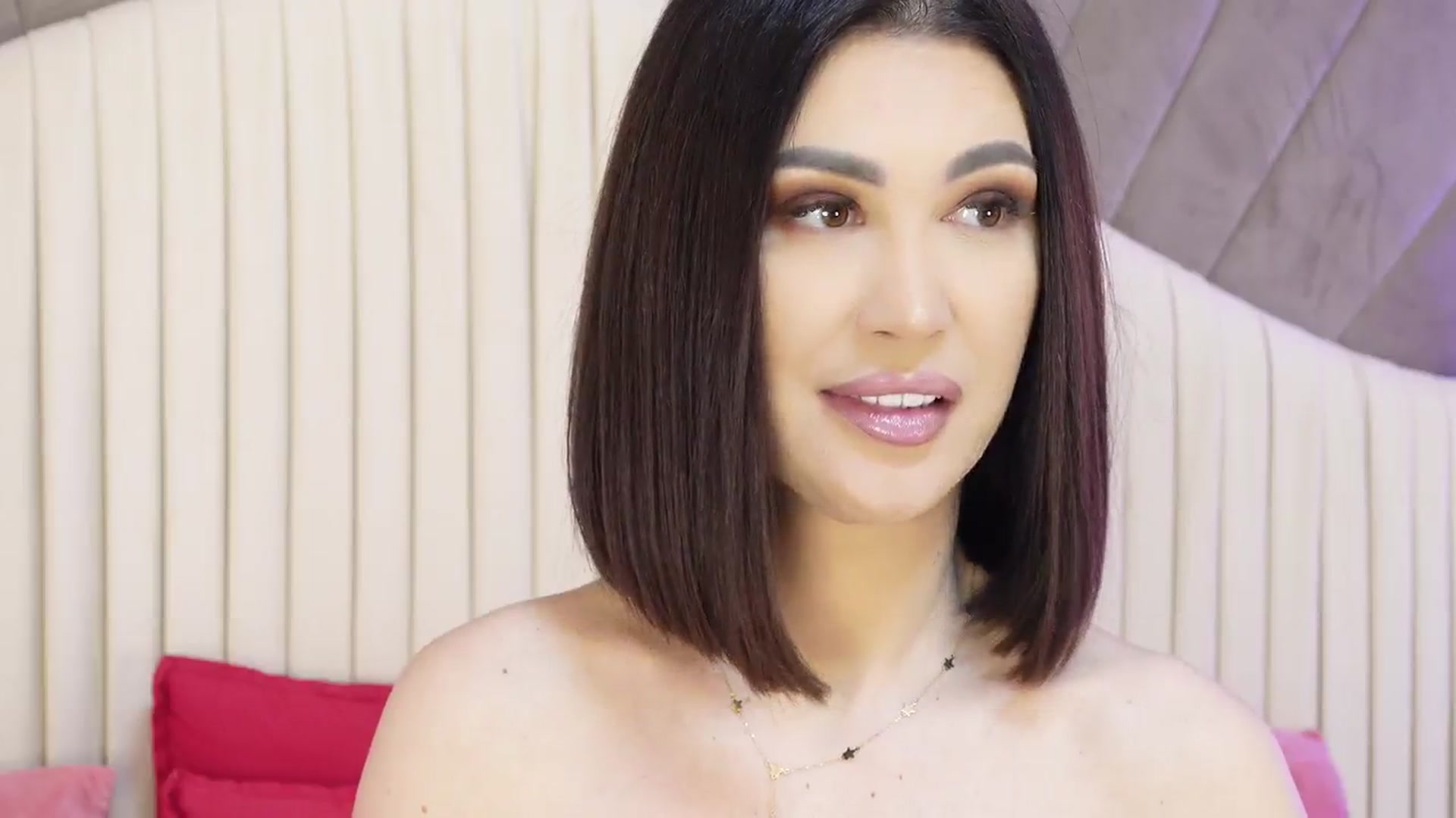 Gallery image thumbnail from AllisonDesire's myfreecams stream on, 03/19/2024, 15:01 image 3 of 20