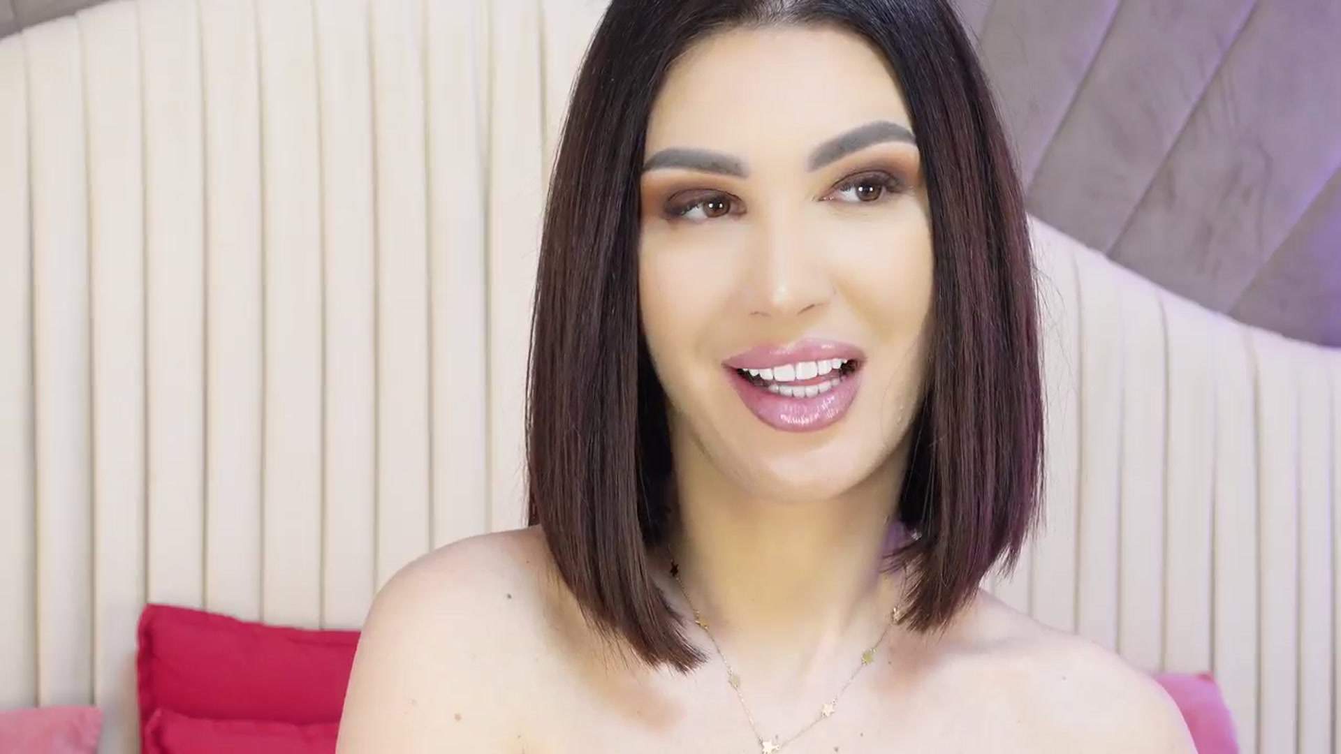 Gallery image thumbnail from AllisonDesire's myfreecams stream on, 03/19/2024, 15:01 image 19 of 20