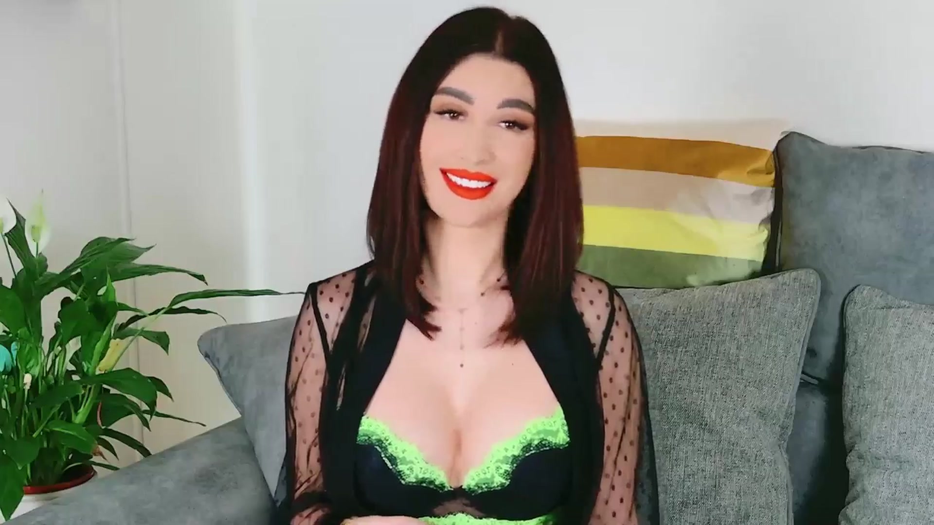 Gallery image thumbnail from AllisonDesire's myfreecams stream on, 04/25/2024, 13:07 image 9 of 20