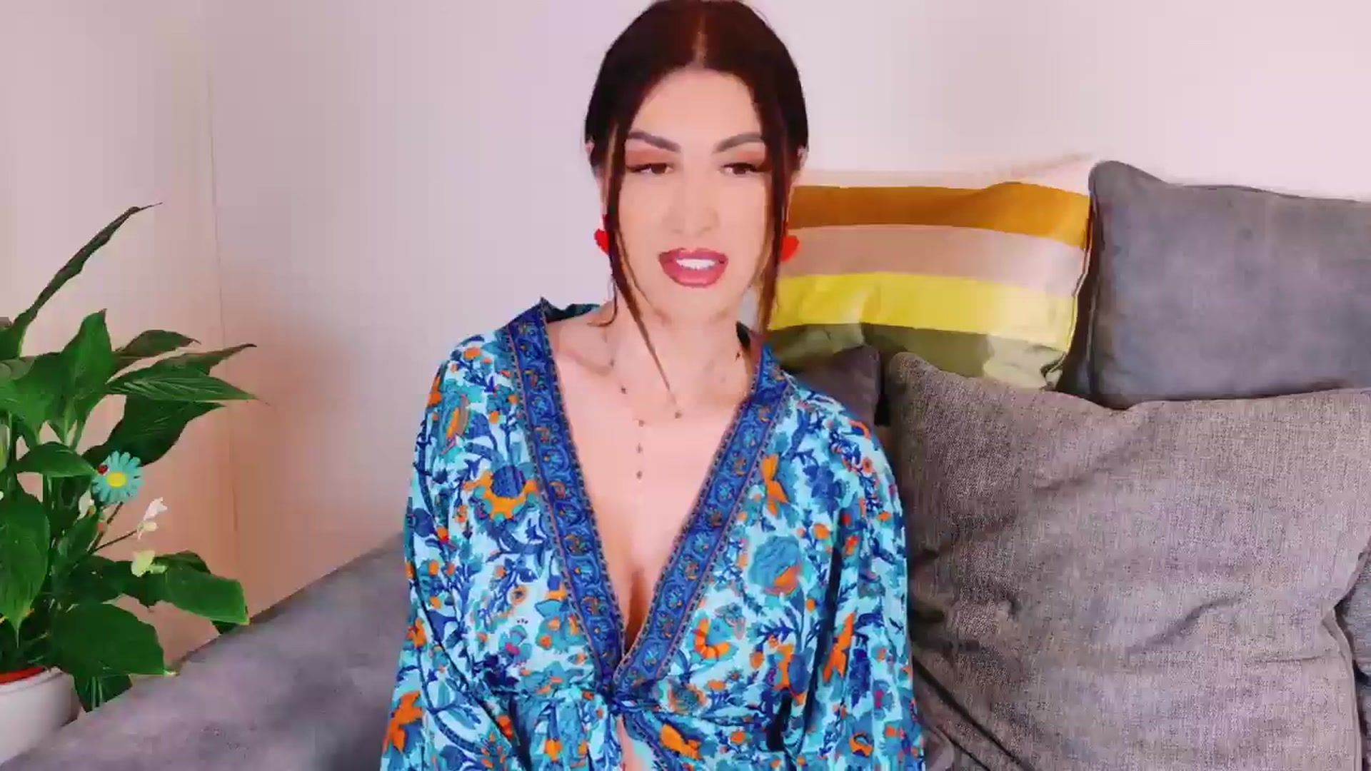 Gallery image thumbnail from AllisonDesire's myfreecams stream on, 05/13/2024, 20:02 image 16 of 20