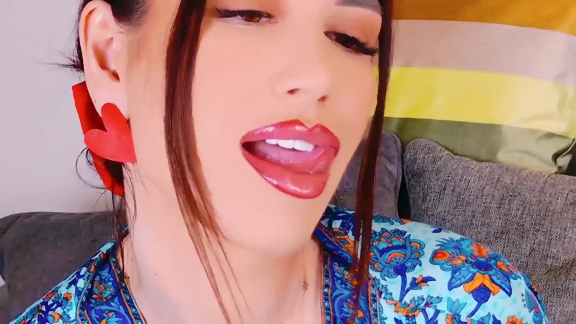 Gallery image thumbnail from AllisonDesire's myfreecams stream on, 05/13/2024, 20:02 image 7 of 20