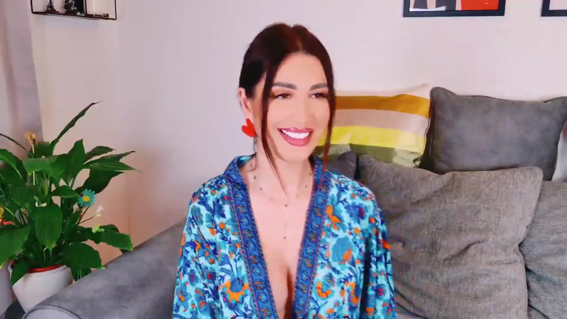 Gallery image thumbnail from AllisonDesire's myfreecams stream on, 05/13/2024, 20:02 image 20 of 20