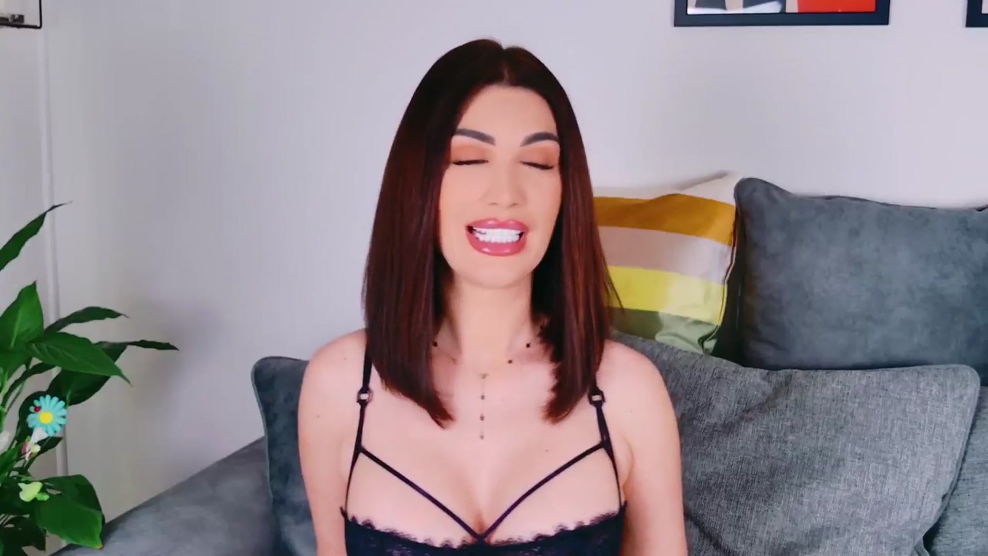 Gallery image thumbnail from AllisonDesire's myfreecams stream on, 05/14/2024, 15:28 image 4 of 20