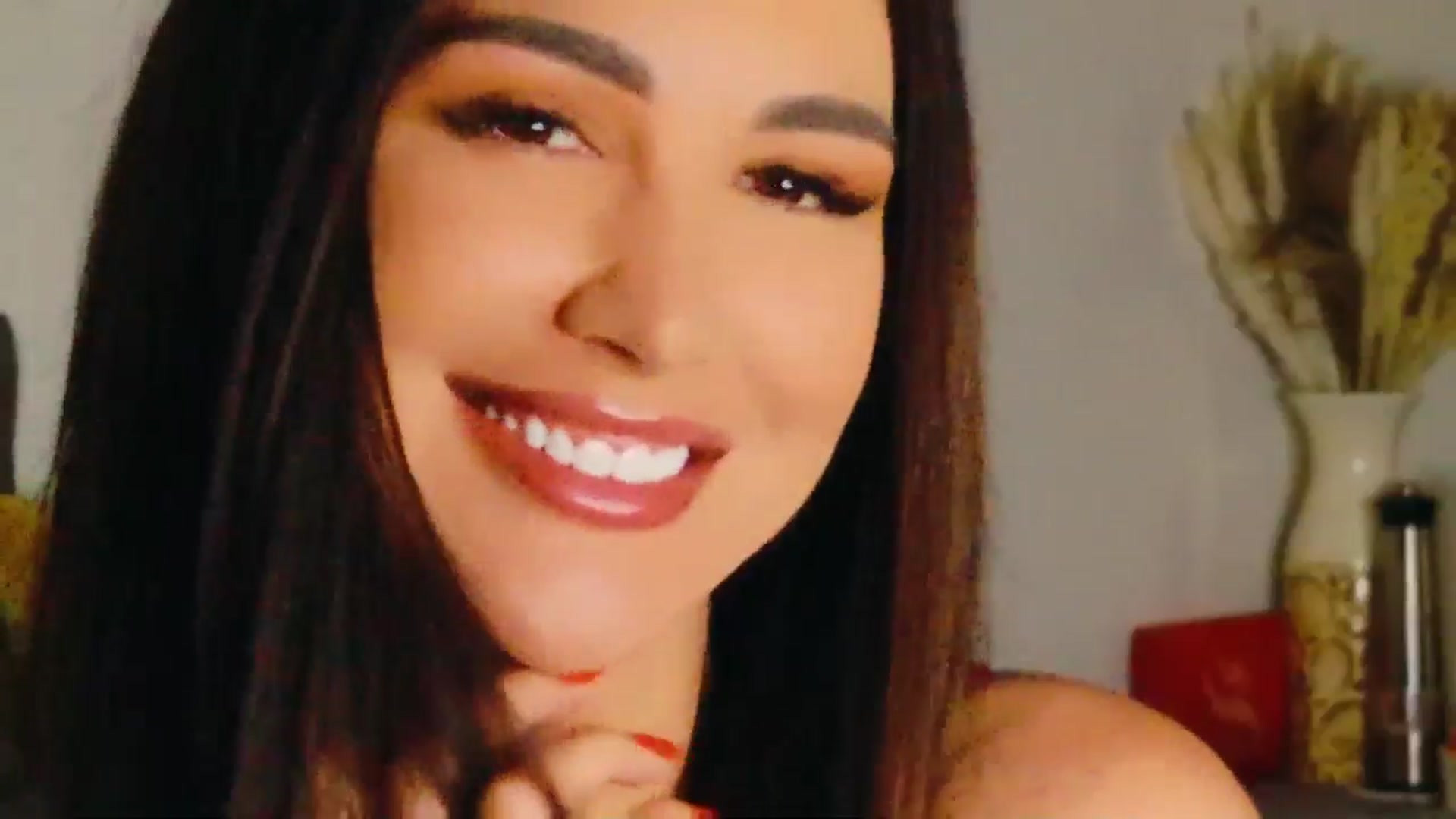 Gallery image thumbnail from AllisonDesire's myfreecams stream on, 05/17/2024, 17:28 image 14 of 20