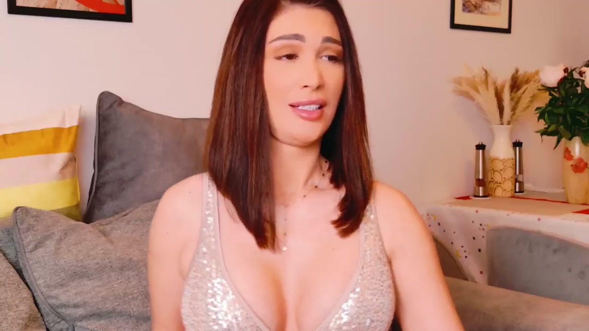 Gallery image thumbnail from AllisonDesire's myfreecams stream on, 05/29/2024, 20:51 image 16 of 20