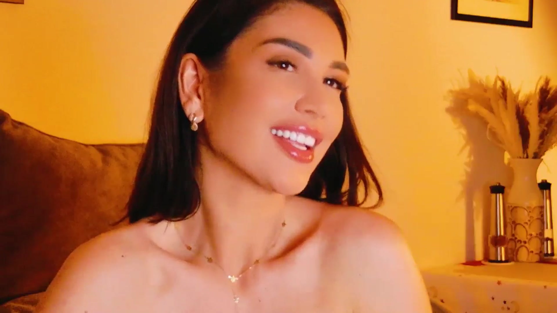 Gallery image thumbnail from AllisonDesire's myfreecams stream on, 05/30/2024, 19:45 image 2 of 20