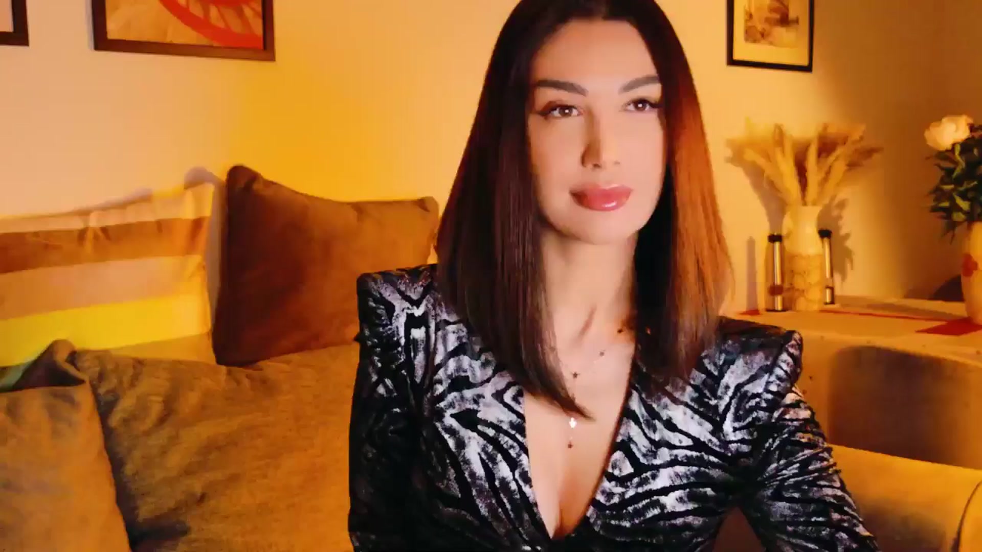 Gallery image thumbnail from AllisonDesire's myfreecams stream on, 05/31/2024, 15:13 image 15 of 20