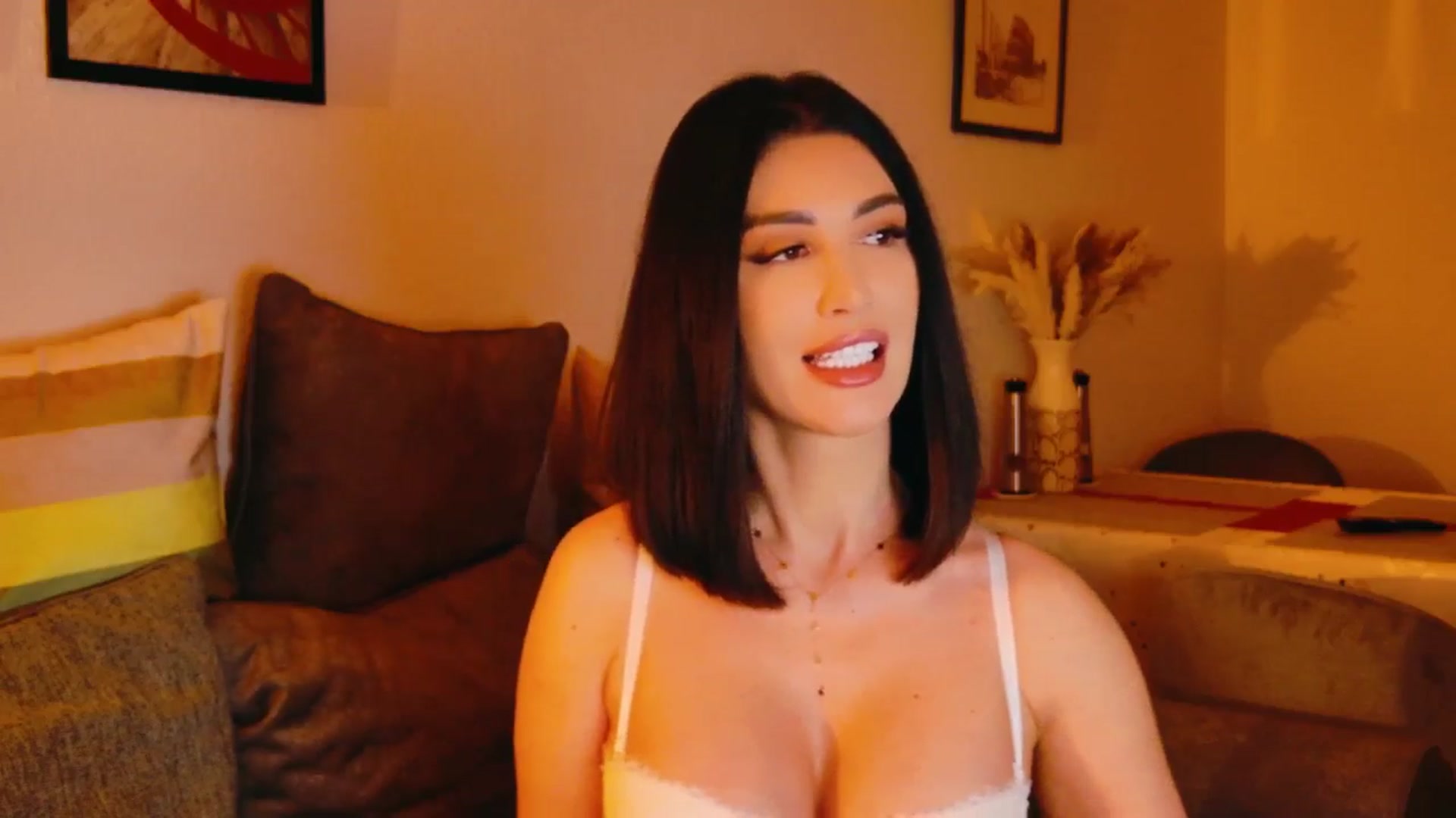 Gallery image thumbnail from AllisonDesire's myfreecams stream on, 06/13/2024, 21:53 image 8 of 20
