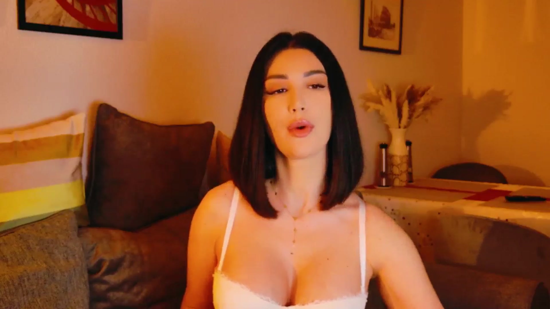Gallery image thumbnail from AllisonDesire's myfreecams stream on, 06/13/2024, 21:53 image 12 of 20