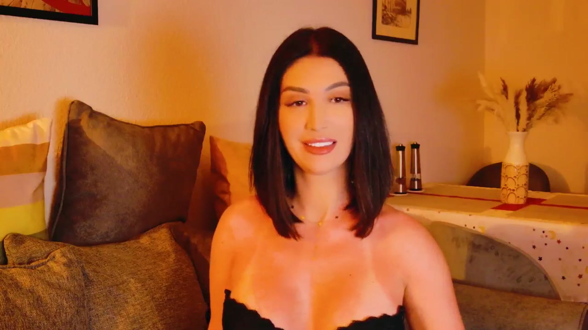 Gallery image thumbnail from AllisonDesire's myfreecams stream on, 06/19/2024, 21:01 image 3 of 20
