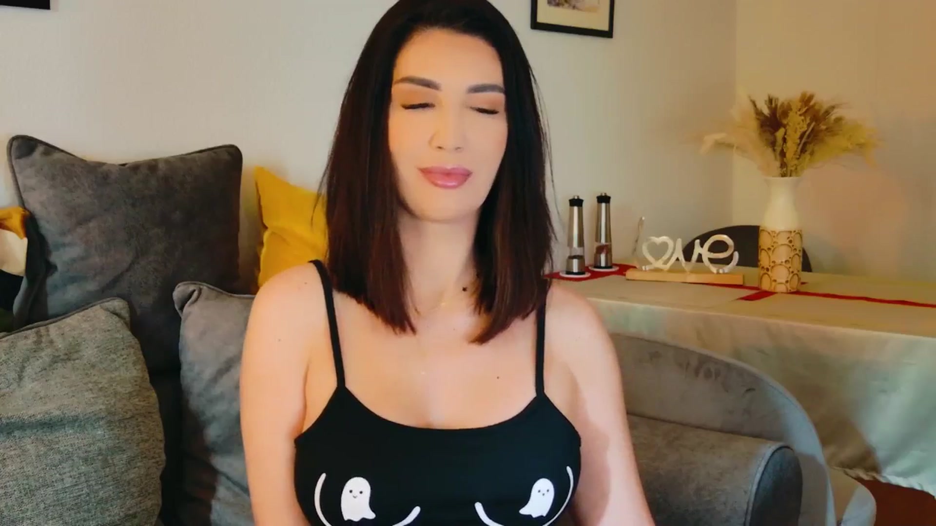 Gallery image thumbnail from AllisonDesire's myfreecams stream on, 07/06/2024, 14:56 image 6 of 20