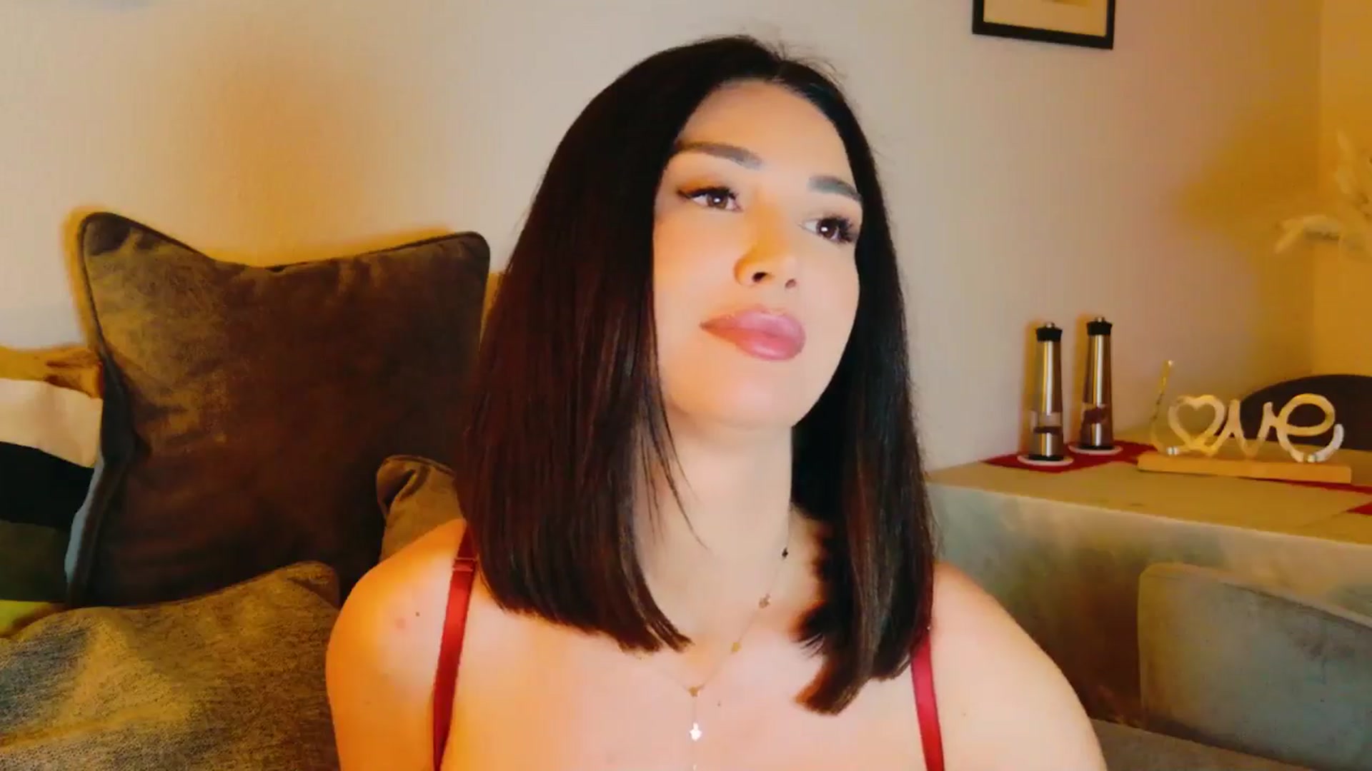 Gallery image thumbnail from AllisonDesire's myfreecams stream on, 07/07/2024, 22:25 image 5 of 20