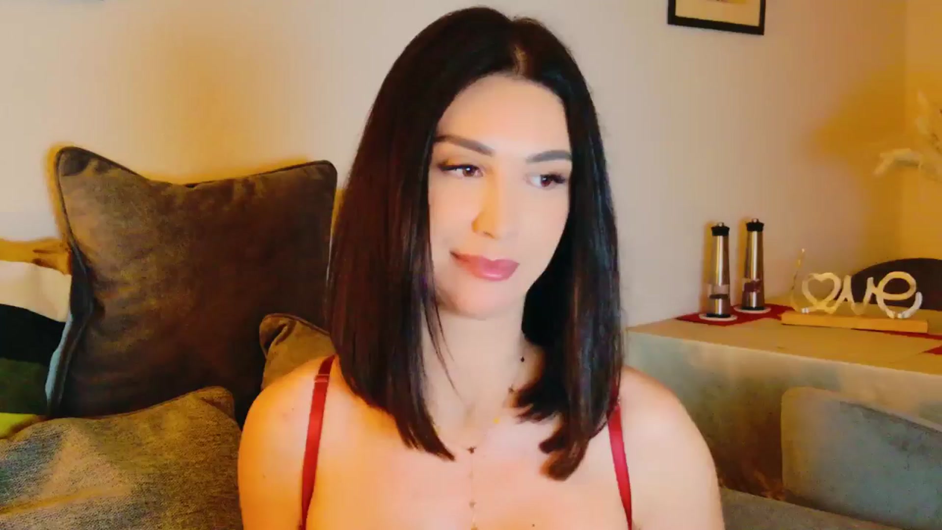 Gallery image thumbnail from AllisonDesire's myfreecams stream on, 07/07/2024, 22:25 image 1 of 20