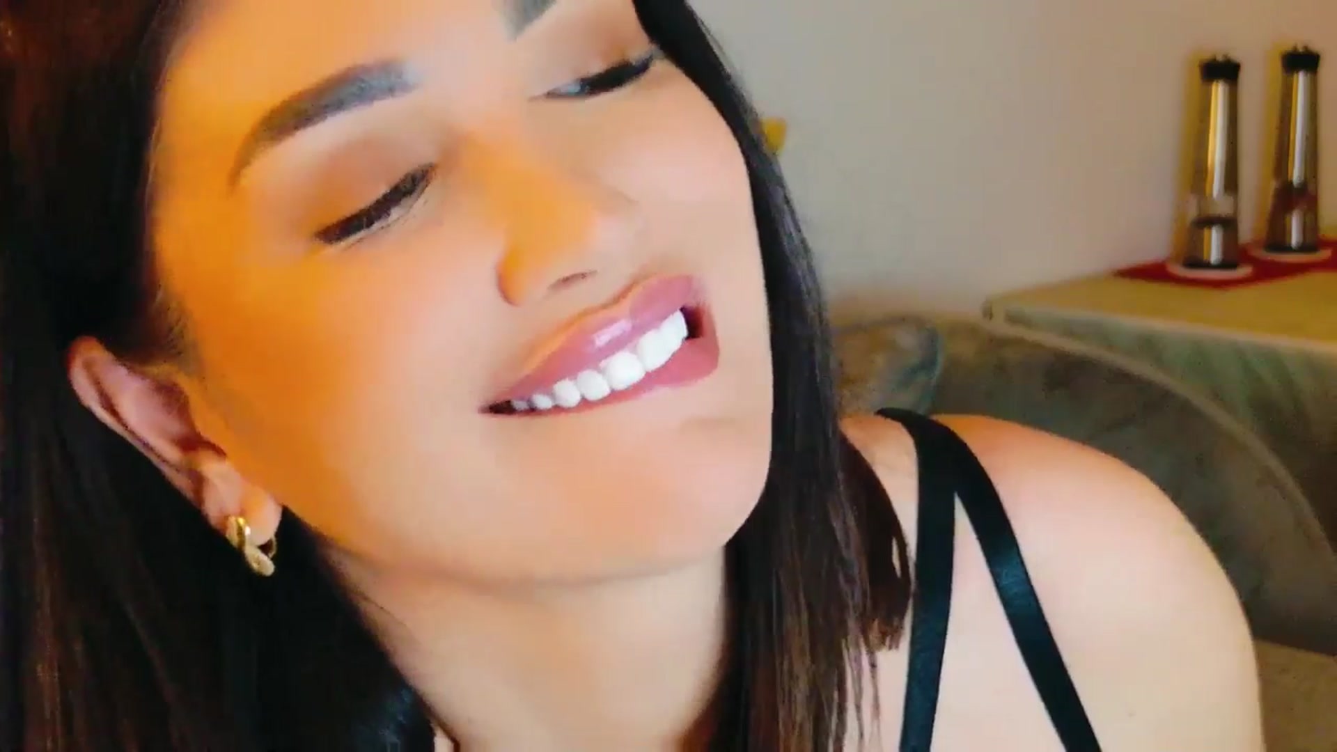 Gallery image thumbnail from AllisonDesire's myfreecams stream on, 07/08/2024, 18:05 image 16 of 20