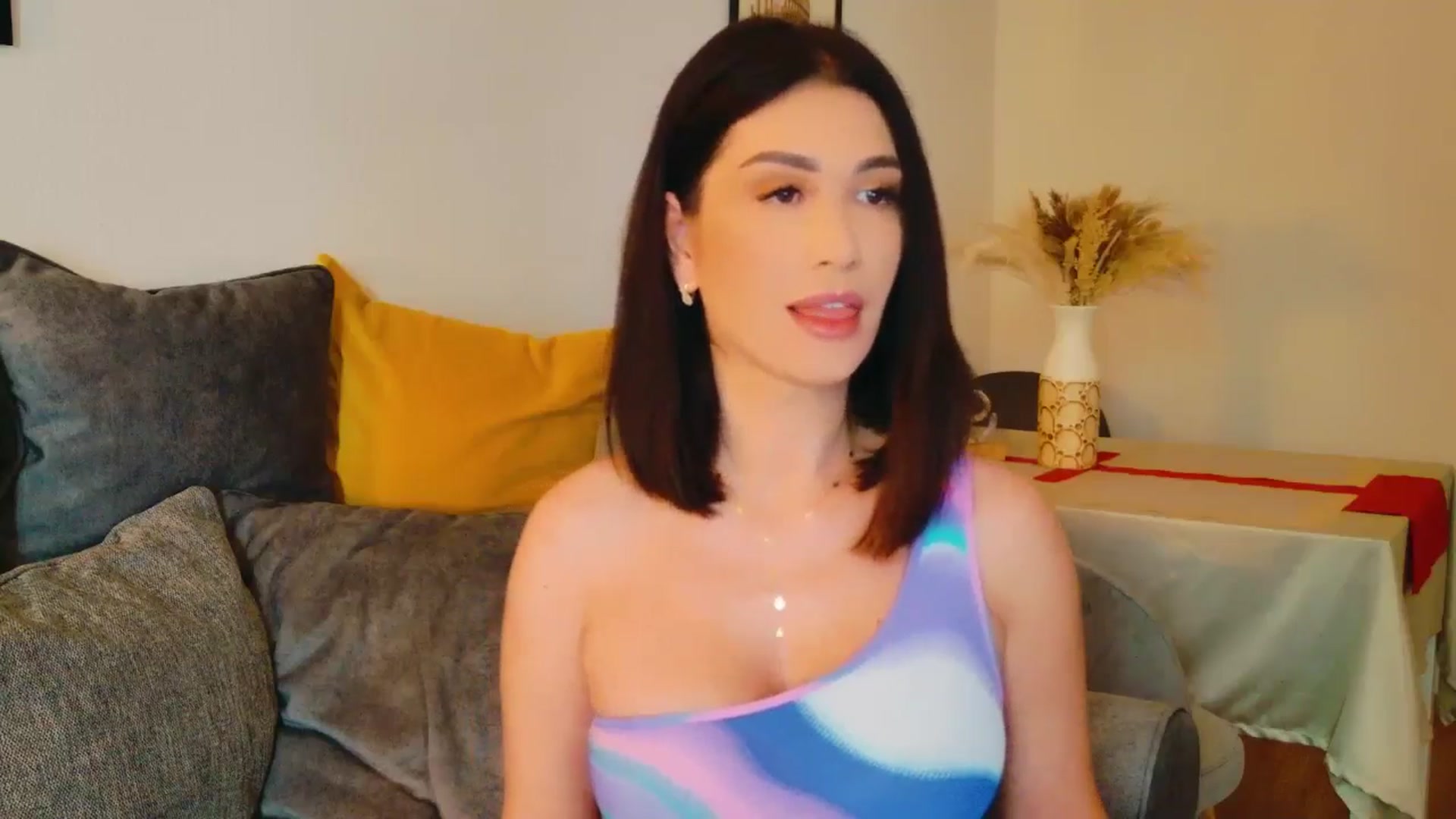 Gallery image thumbnail from AllisonDesire's myfreecams stream on, 07/12/2024, 17:25 image 4 of 20