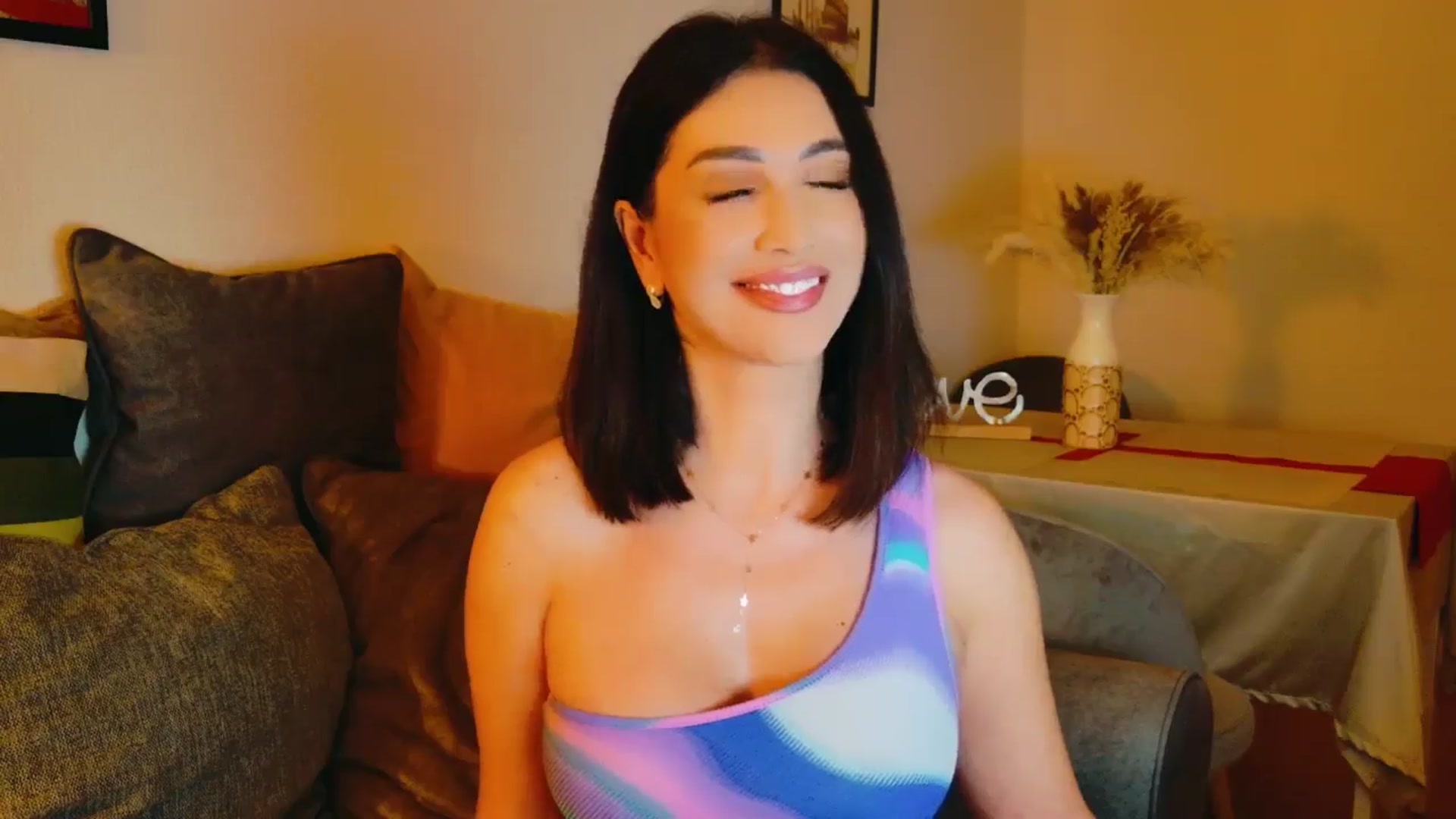 Gallery image thumbnail from AllisonDesire's myfreecams stream on, 07/12/2024, 18:14 image 4 of 20