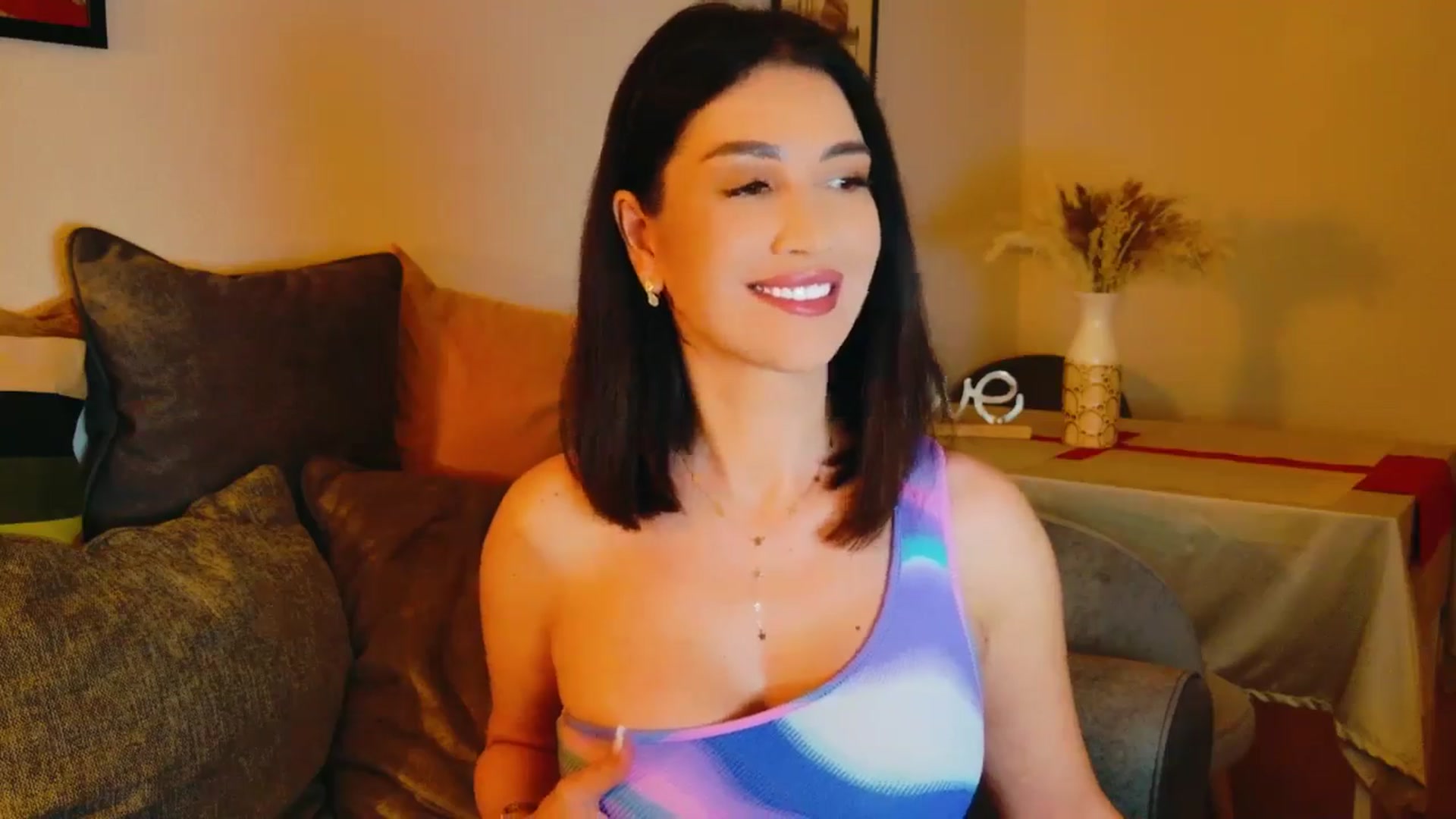 Gallery image thumbnail from AllisonDesire's myfreecams stream on, 07/12/2024, 18:14 image 5 of 20