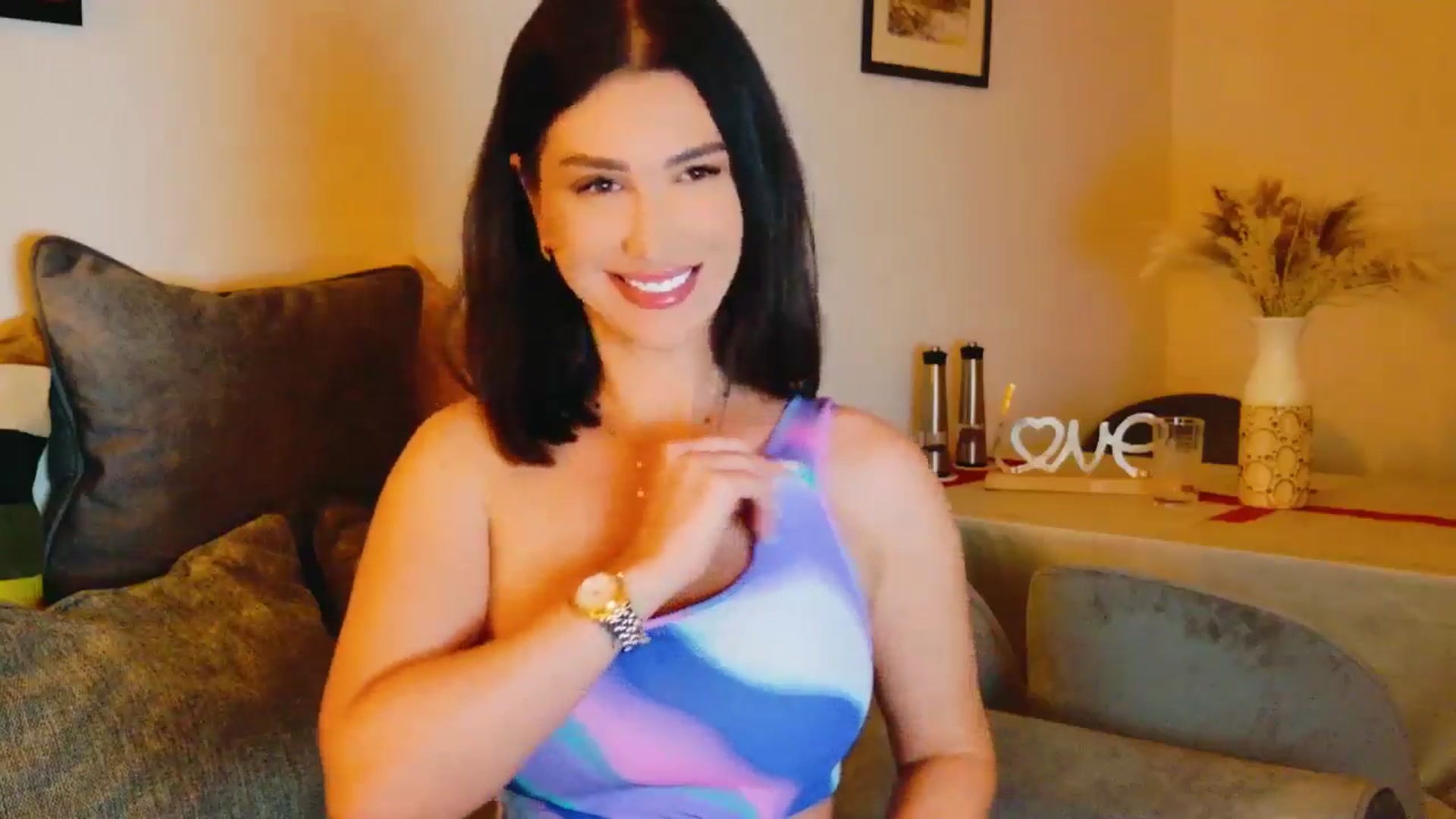 Gallery image thumbnail from AllisonDesire's myfreecams stream on, 07/12/2024, 20:36 image 4 of 20