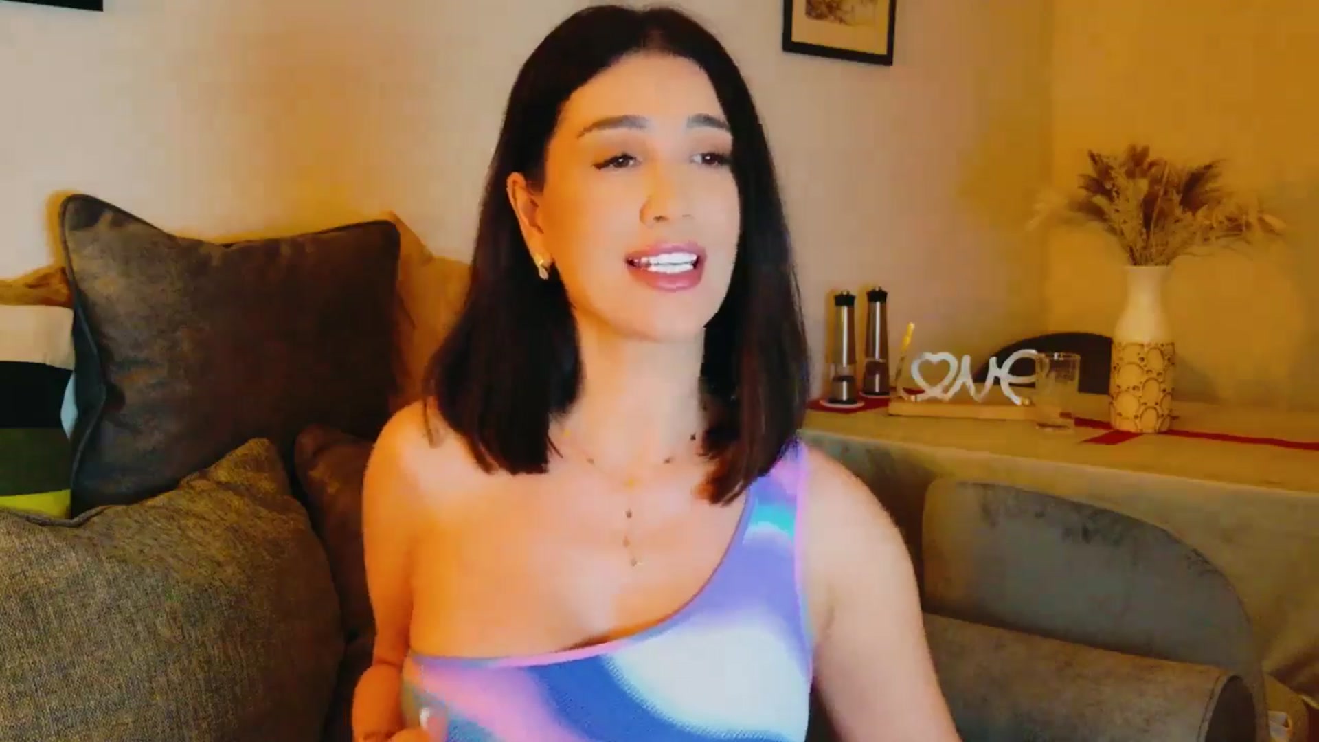 Gallery image thumbnail from AllisonDesire's myfreecams stream on, 07/12/2024, 20:36 image 15 of 20