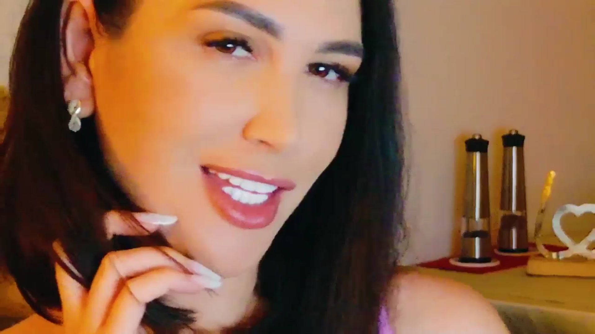 Gallery image thumbnail from AllisonDesire's myfreecams stream on, 07/12/2024, 20:36 image 19 of 20