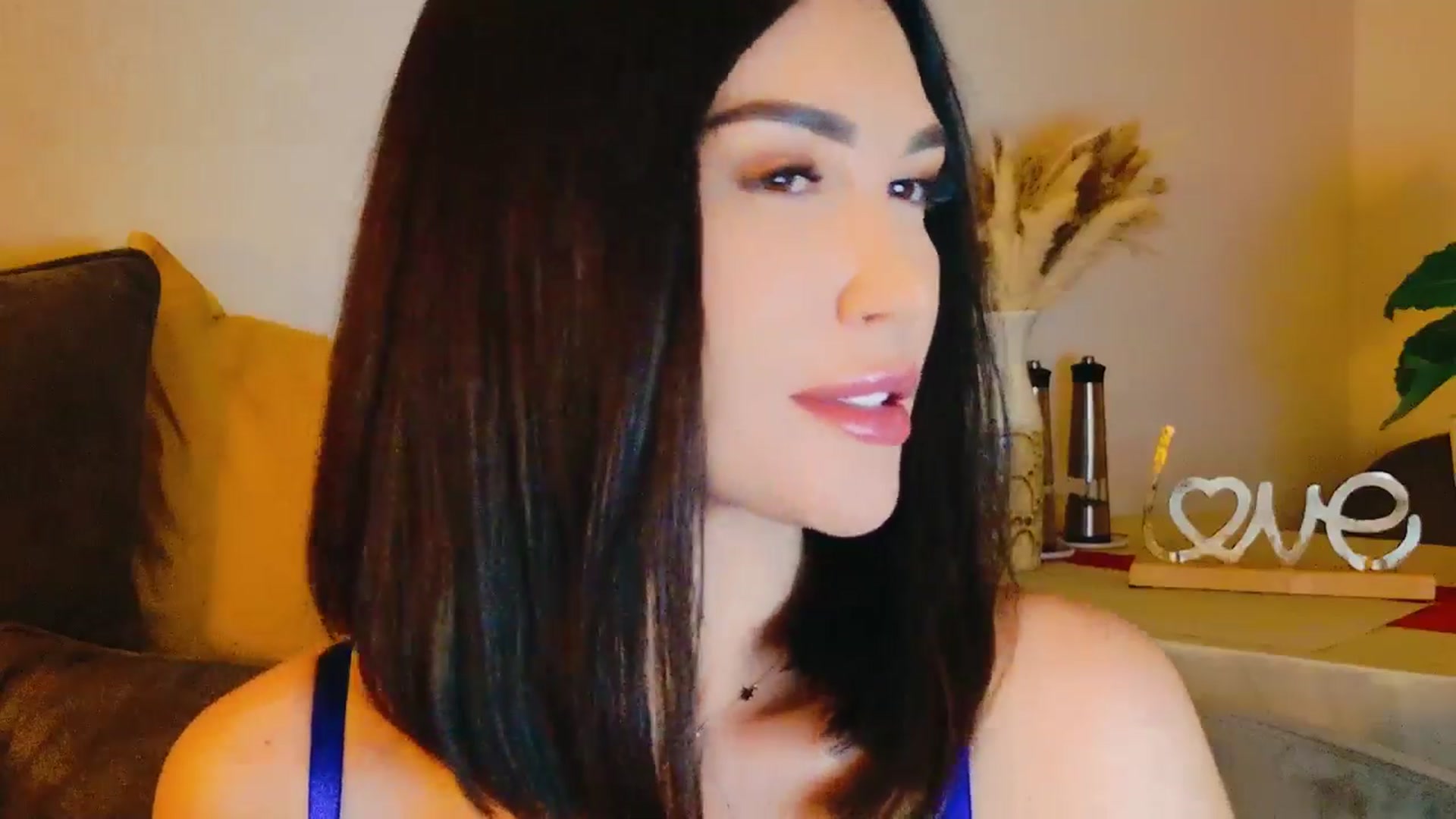 Gallery image thumbnail from AllisonDesire's myfreecams stream on, 07/13/2024, 22:08 image 18 of 20