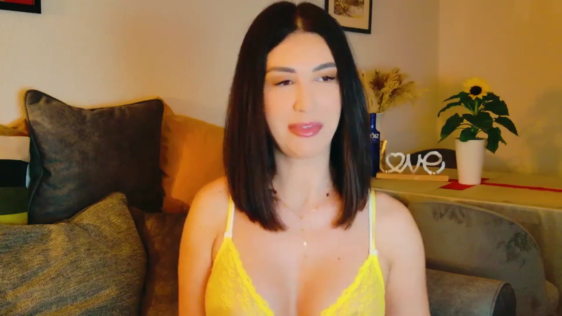 Gallery image thumbnail from AllisonDesire's myfreecams stream on, 07/15/2024, 17:43 image 16 of 20