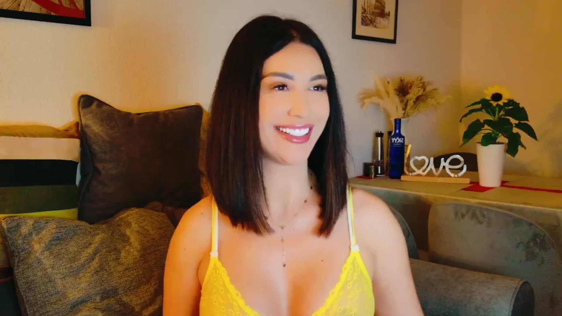 Gallery image thumbnail from AllisonDesire's myfreecams stream on, 07/15/2024, 17:43 image 18 of 20