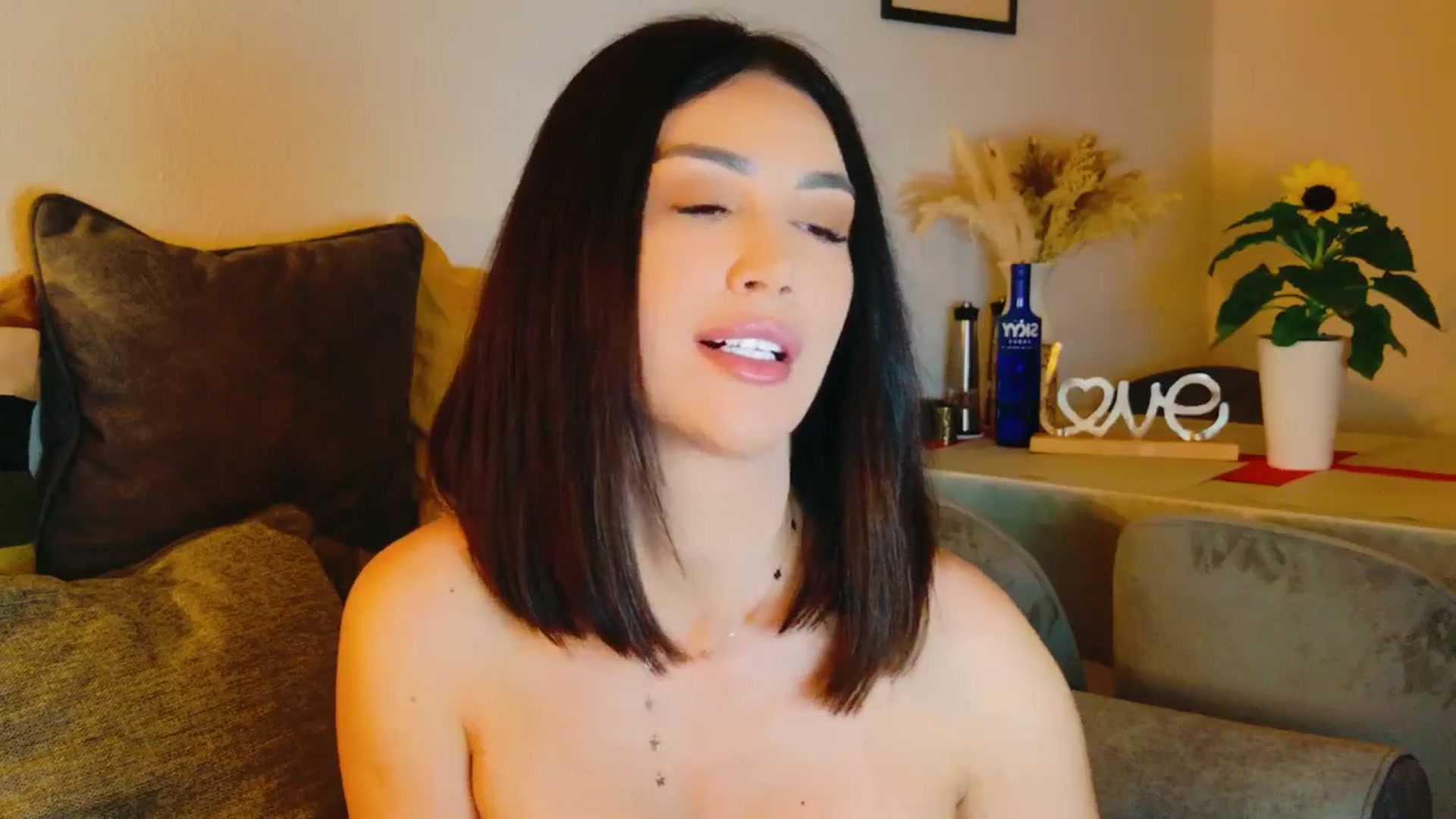 Gallery image thumbnail from AllisonDesire's myfreecams stream on, 07/15/2024, 18:15 image 3 of 20