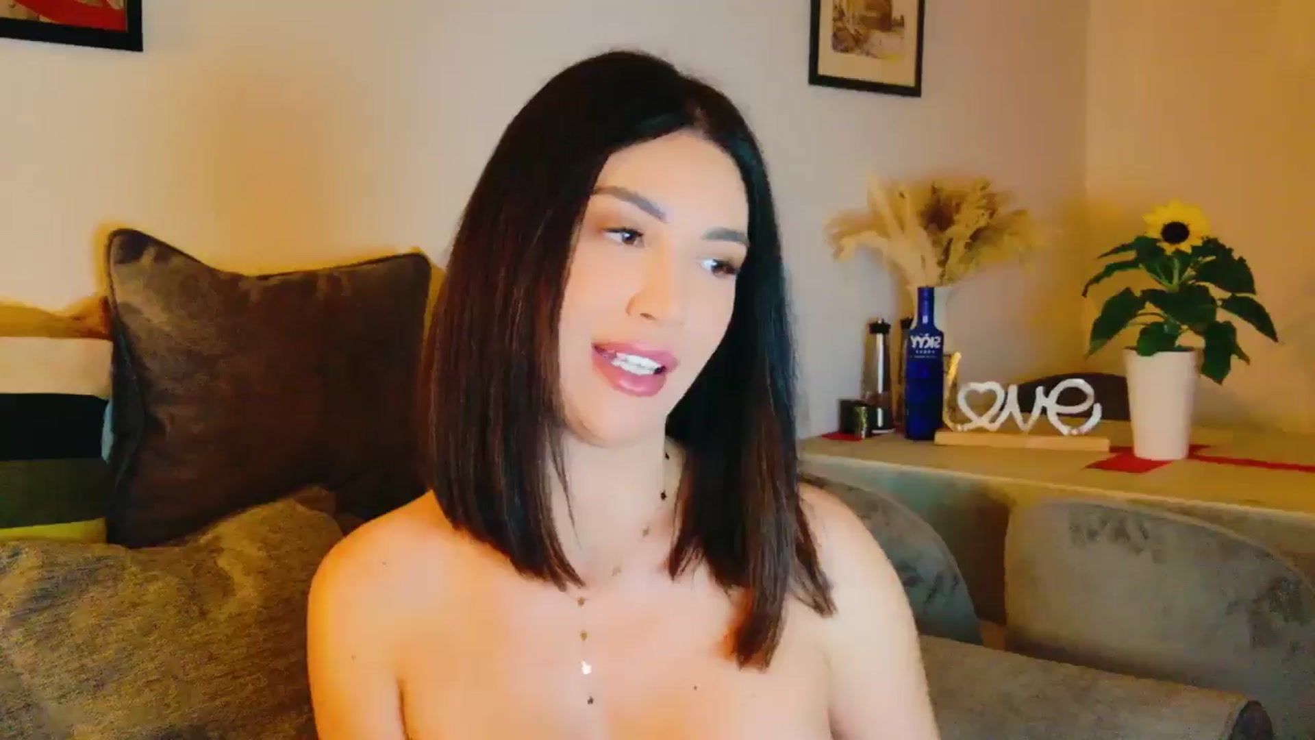 Gallery image thumbnail from AllisonDesire's myfreecams stream on, 07/15/2024, 18:15 image 18 of 20