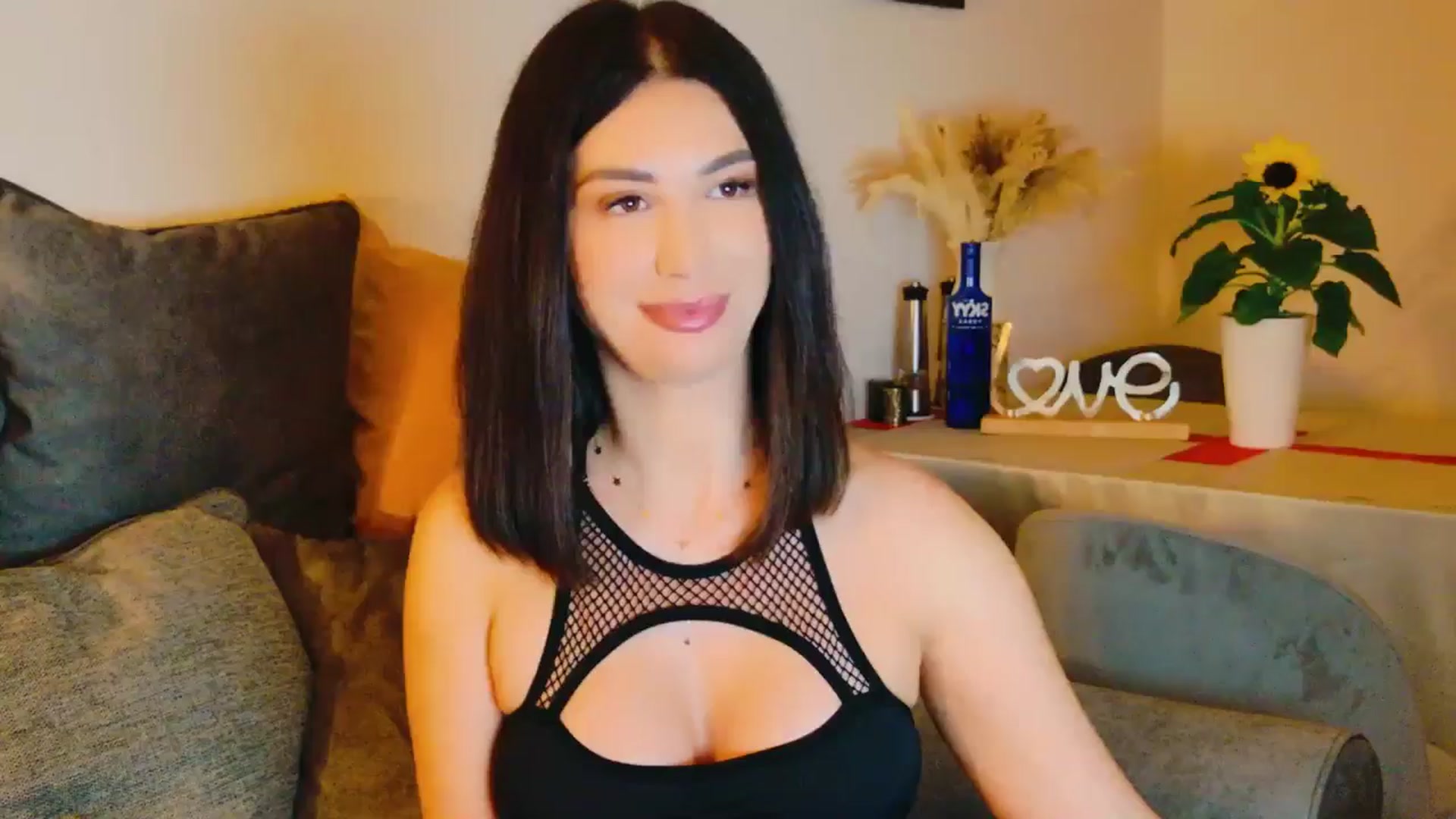Gallery image thumbnail from AllisonDesire's myfreecams stream on, 07/15/2024, 20:22 image 16 of 20