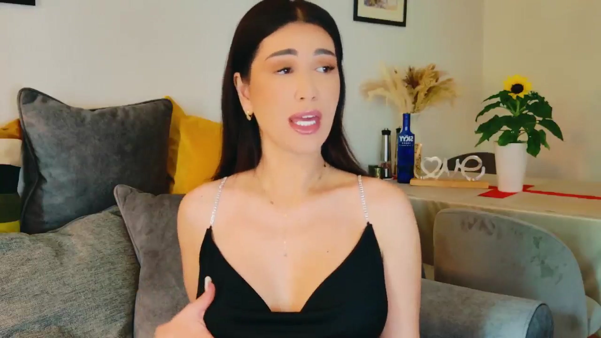 Gallery image thumbnail from AllisonDesire's myfreecams stream on, 07/16/2024, 13:25 image 3 of 20