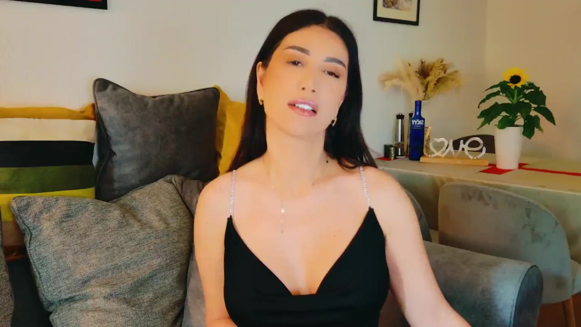 Gallery image thumbnail from AllisonDesire's myfreecams stream on, 07/16/2024, 13:25 image 19 of 20
