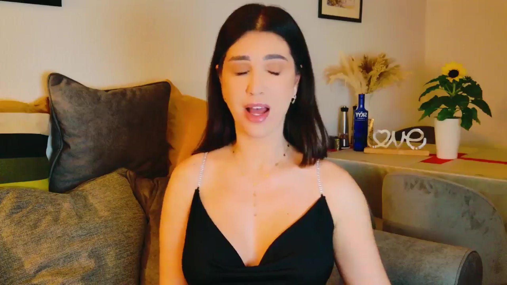 Gallery image thumbnail from AllisonDesire's myfreecams stream on, 07/16/2024, 14:55 image 18 of 20