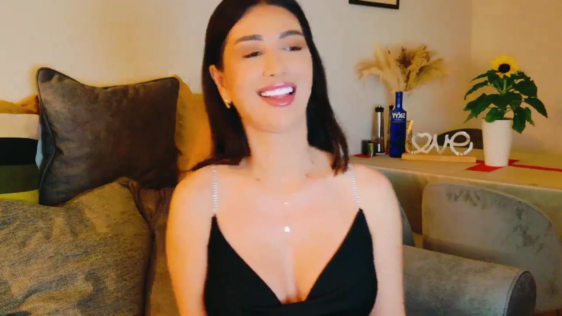 Gallery image thumbnail from AllisonDesire's myfreecams stream on, 07/16/2024, 14:55 image 10 of 20