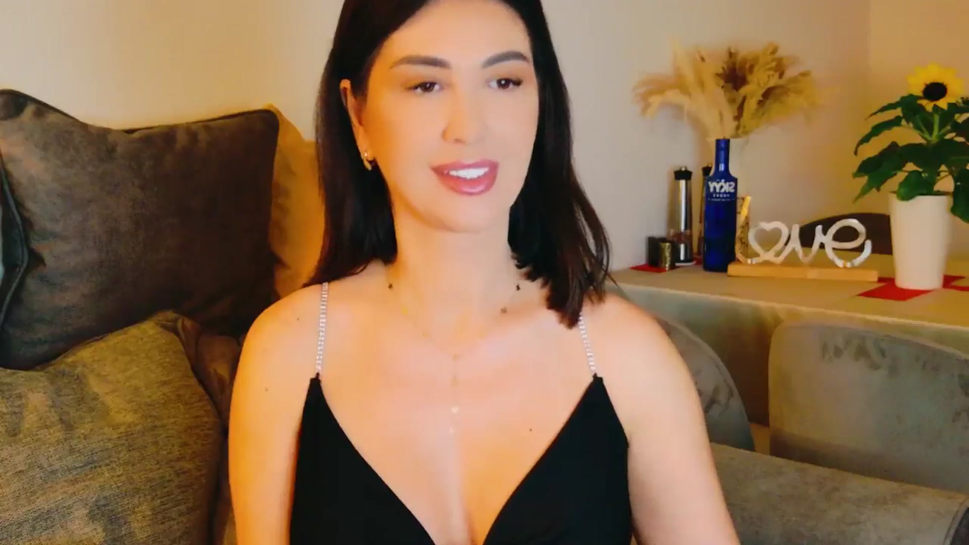 Gallery image thumbnail from AllisonDesire's myfreecams stream on, 07/16/2024, 14:55 image 12 of 20