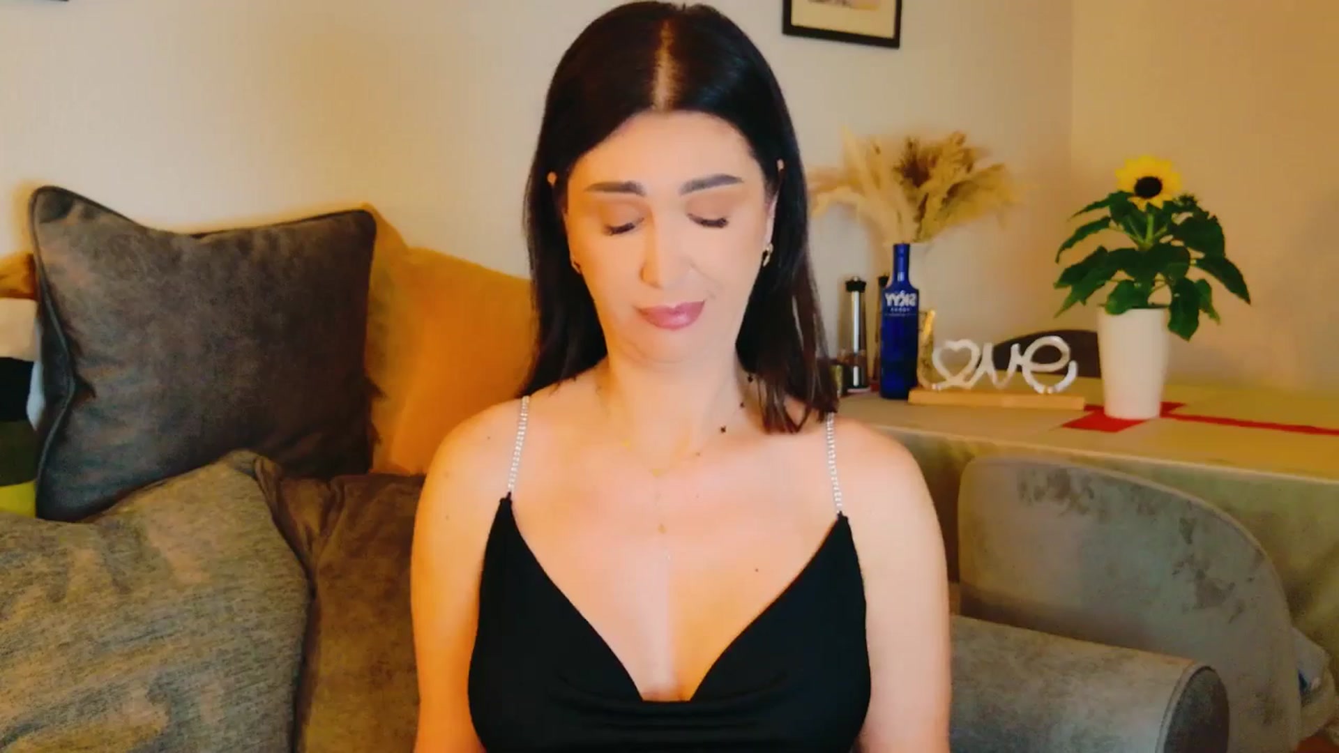 Gallery image thumbnail from AllisonDesire's myfreecams stream on, 07/16/2024, 16:13 image 18 of 20