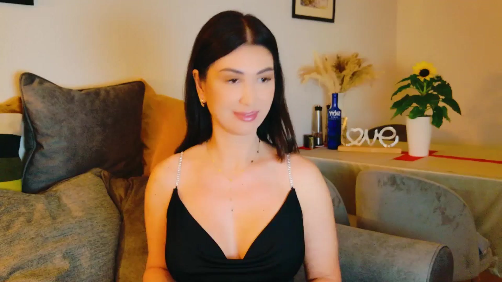 Gallery image thumbnail from AllisonDesire's myfreecams stream on, 07/16/2024, 16:13 image 7 of 20