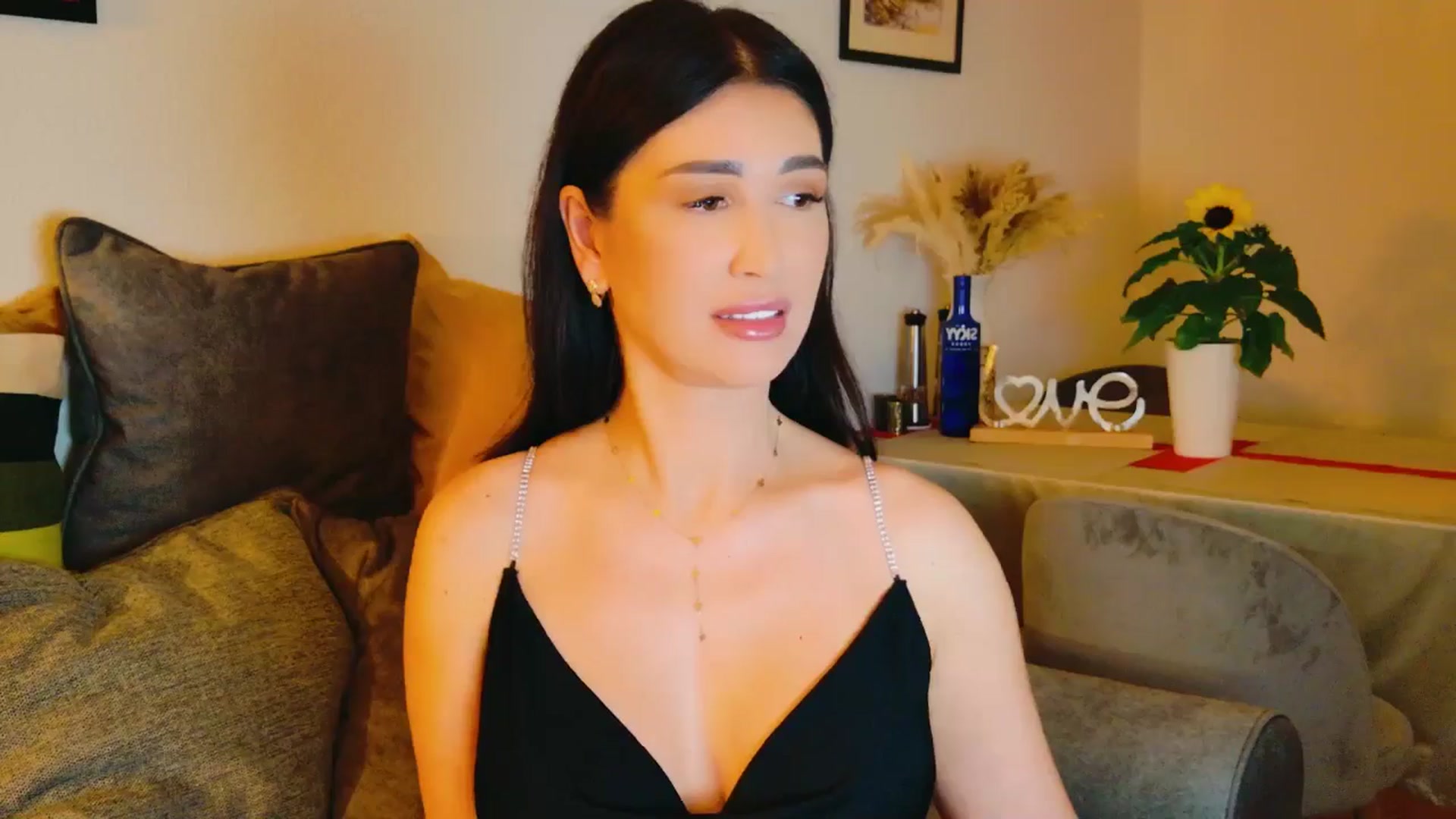 Gallery image thumbnail from AllisonDesire's myfreecams stream on, 07/16/2024, 17:42 image 10 of 20