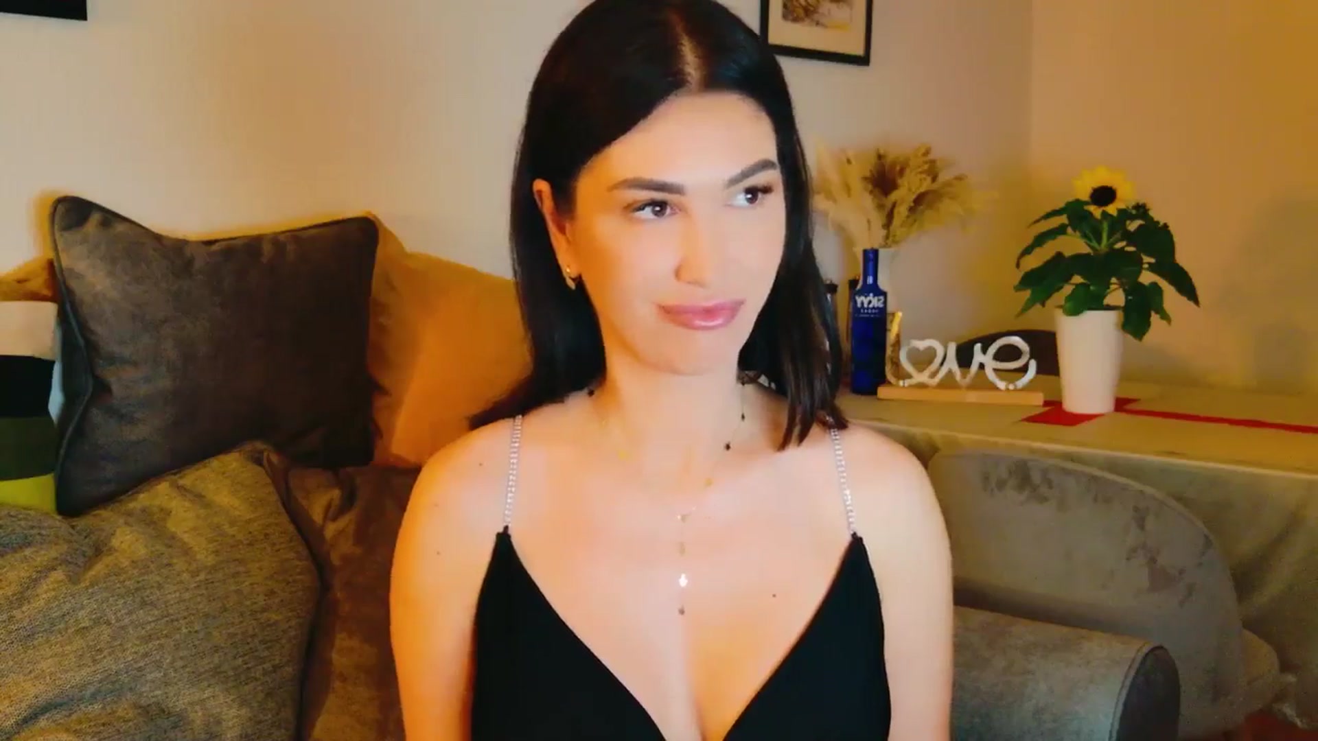 Gallery image thumbnail from AllisonDesire's myfreecams stream on, 07/16/2024, 17:42 image 16 of 20