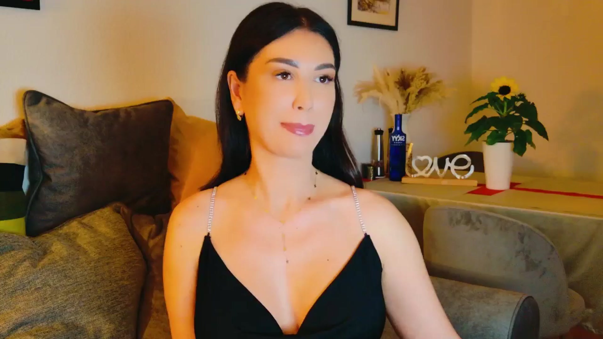 Gallery image thumbnail from AllisonDesire's myfreecams stream on, 07/16/2024, 17:42 image 9 of 20