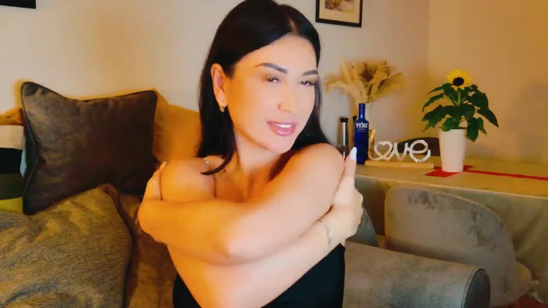 Gallery image thumbnail from AllisonDesire's myfreecams stream on, 07/16/2024, 17:42 image 18 of 20