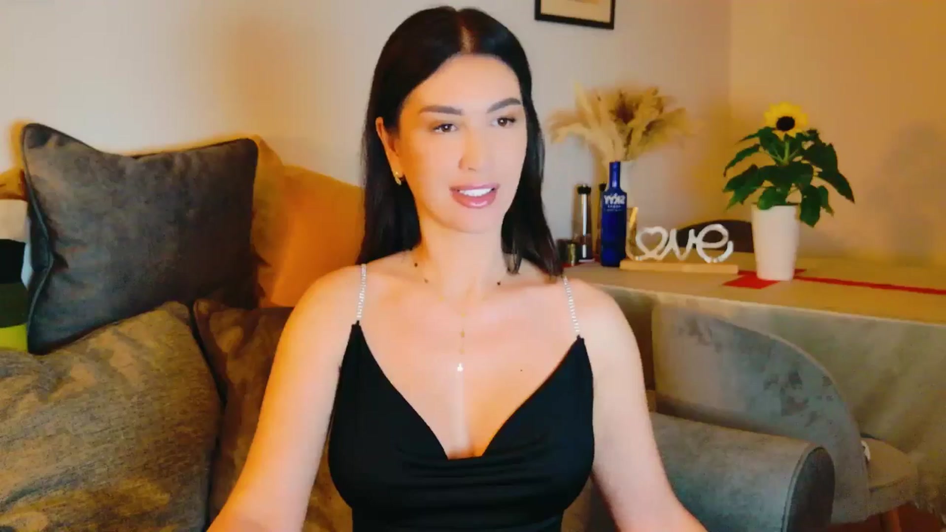Gallery image thumbnail from AllisonDesire's myfreecams stream on, 07/16/2024, 18:47 image 16 of 20