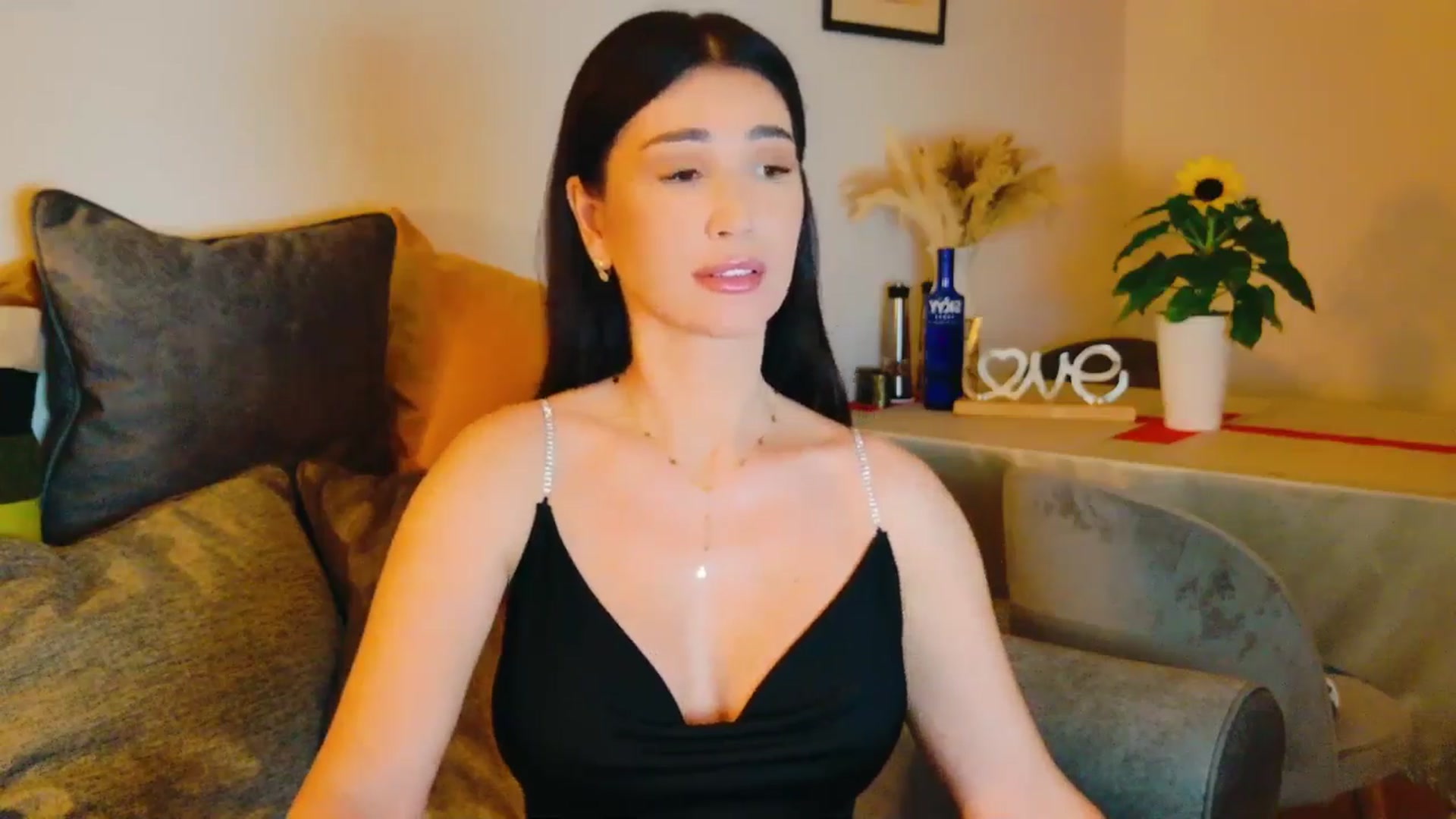 Gallery image thumbnail from AllisonDesire's myfreecams stream on, 07/16/2024, 18:47 image 18 of 20