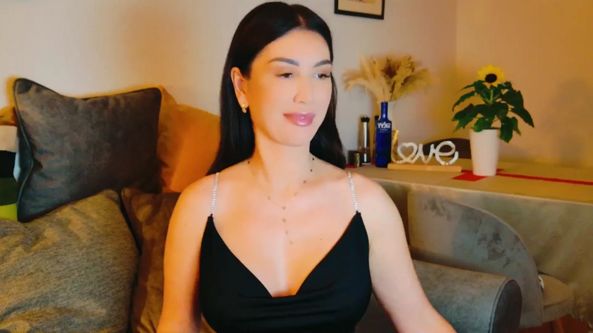 Gallery image thumbnail from AllisonDesire's myfreecams stream on, 07/16/2024, 18:47 image 1 of 20