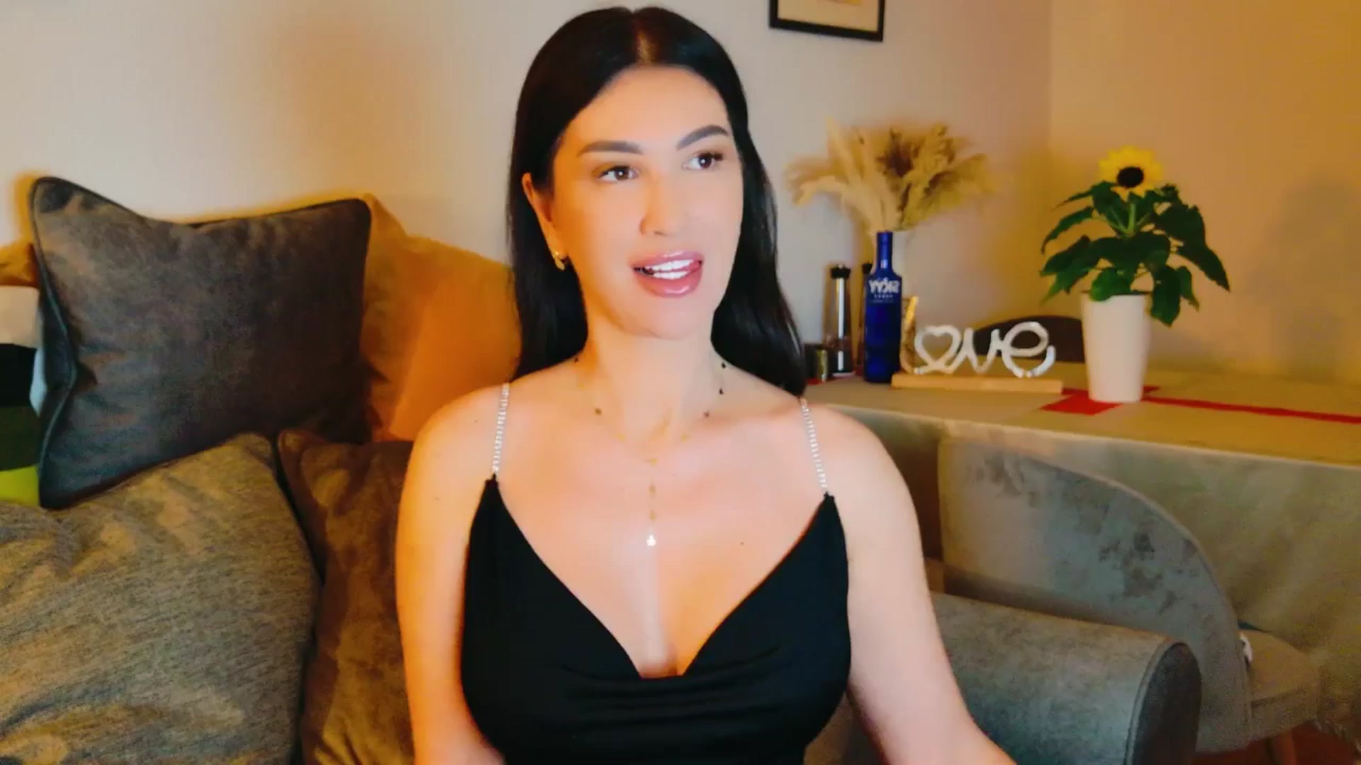Gallery image thumbnail from AllisonDesire's myfreecams stream on, 07/16/2024, 18:47 image 17 of 20