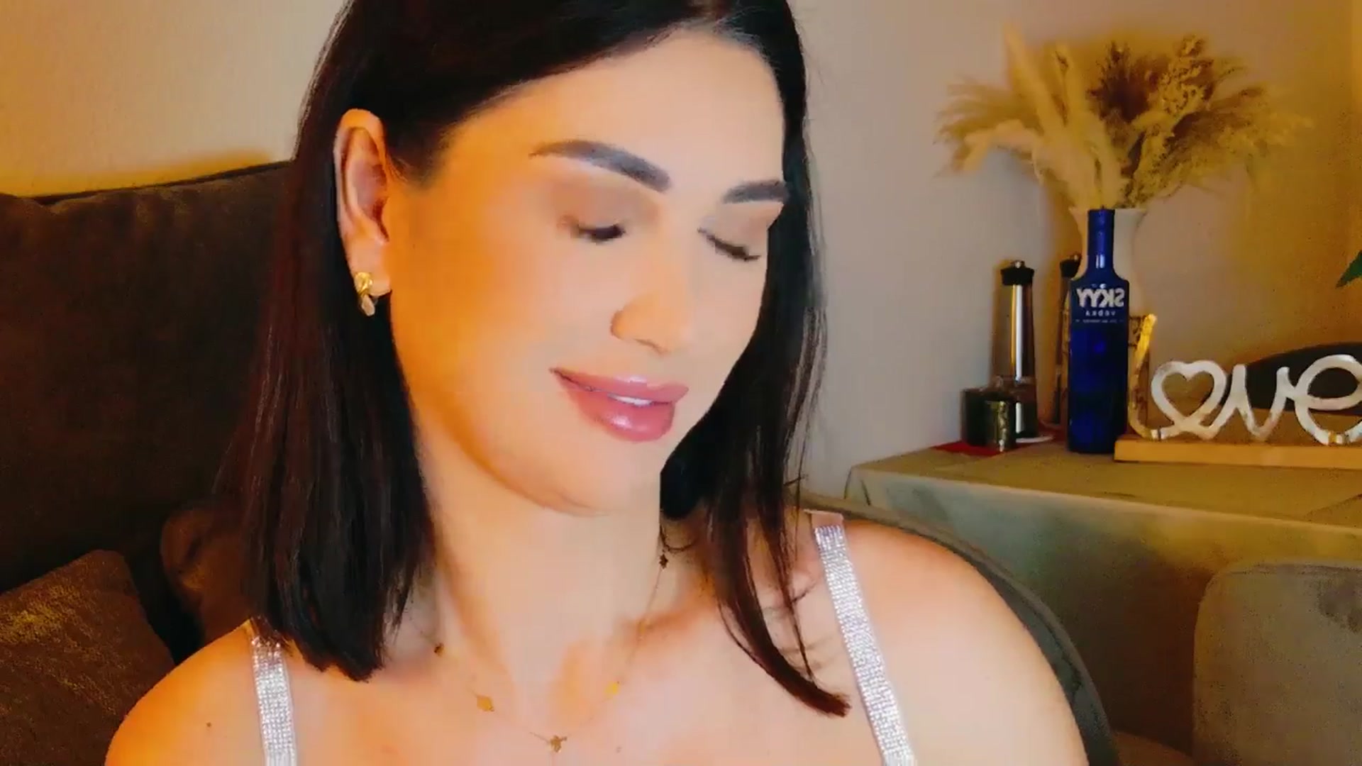 Gallery image thumbnail from AllisonDesire's myfreecams stream on, 07/19/2024, 21:04 image 6 of 20